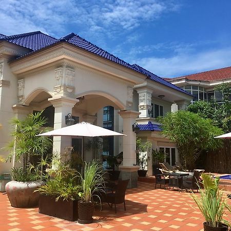 Villa D' Artagnan Hotel & Restaurant Sihanoukville Exterior foto